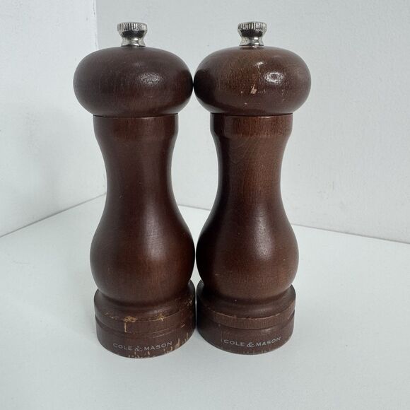 Cole And Mason England Wood Salt & Pepper Grinder Set Shaker - Picture 2 of 7